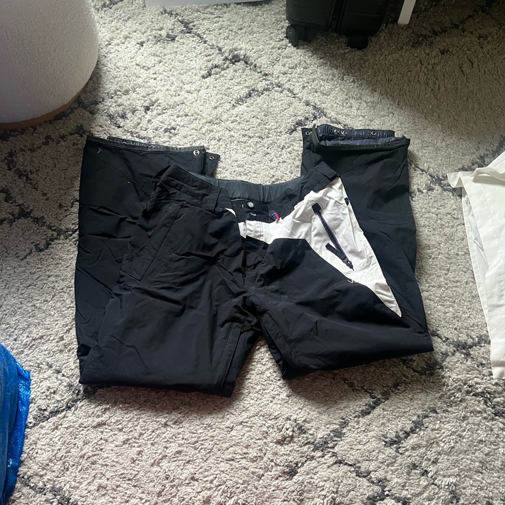 Volcom Ski/Snowboard Pants - Size M